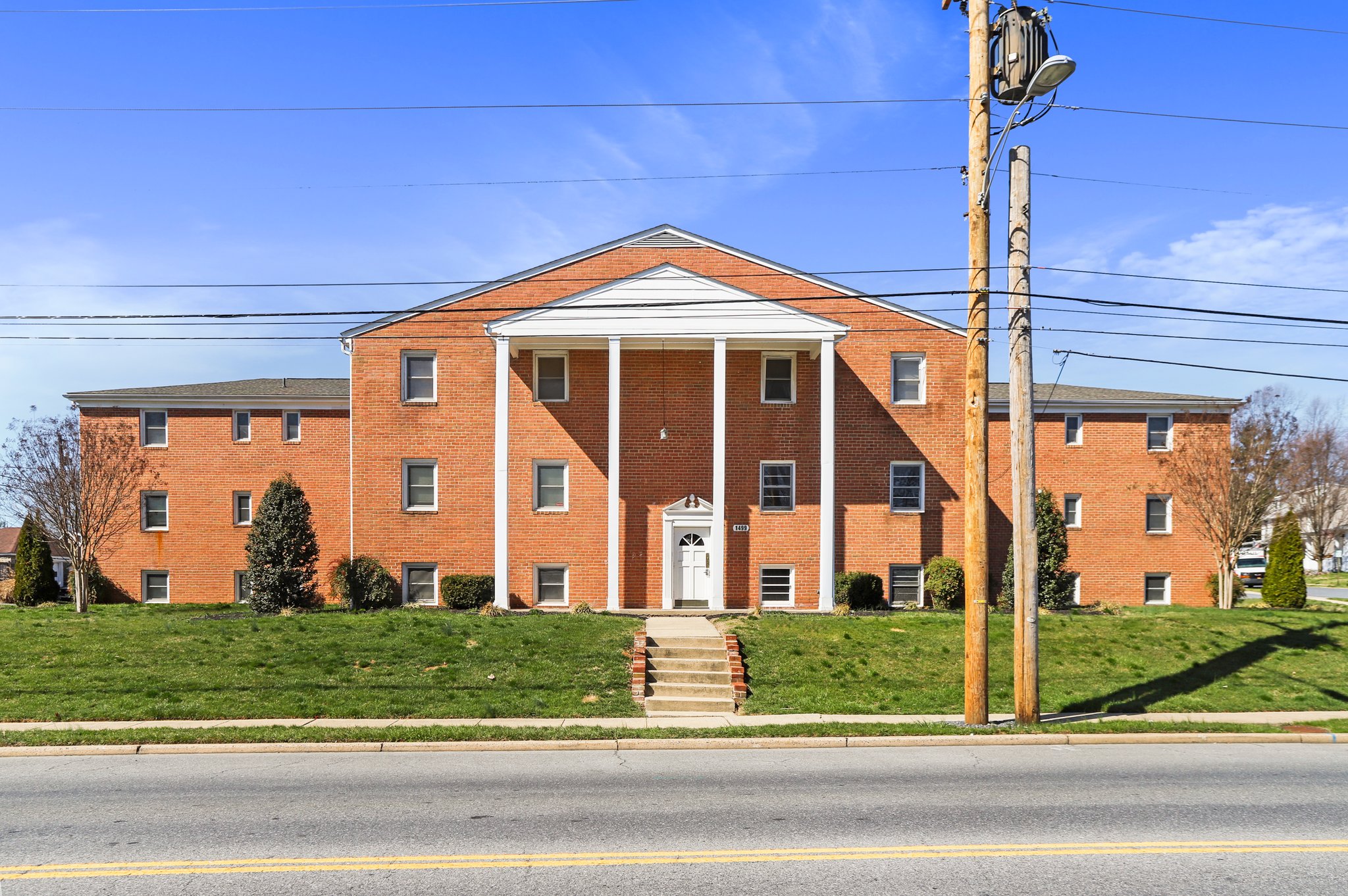 1499 N. East Street - 14